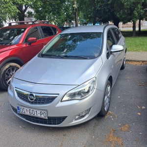 Opel Astra J 2012 1.7cdti 4800€