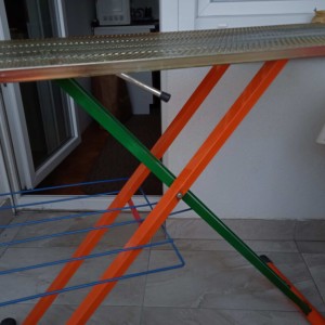 Daska za peglanje metalna