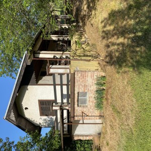 Vinograd s vikendicom