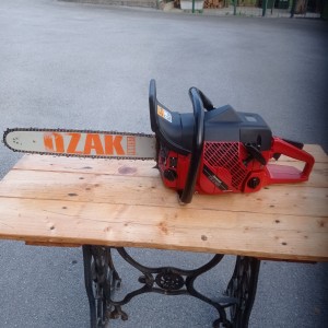 Prodajem motornu pilu JONSERED CS2165