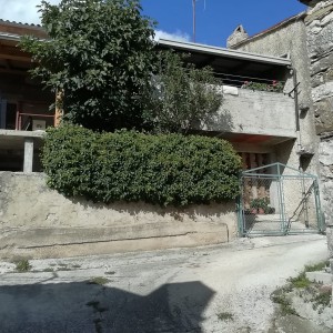 Karojba kuća u nizu
