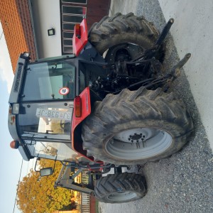 Traktor Massey Ferguson 4235