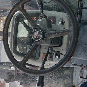 Traktor Massey Ferguson 4235