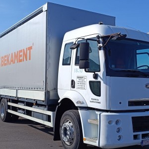 FORD CARGO 1830 HRSC kamion s ceradom i utovarnom rampom
