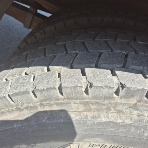 FORD CARGO 1830 DC kamion s ceradom i utovarnom rampom