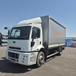 FORD CARGO 1830 DC kamion s ceradom i utovarnom rampom