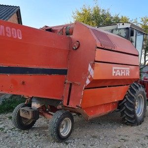 Prodajem kombajn deutz fahr m900