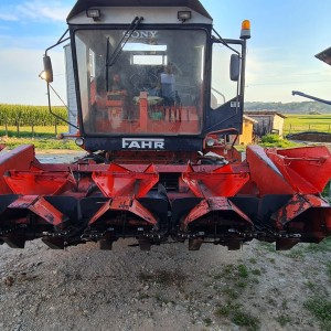 Prodajem kombajn deutz fahr m900