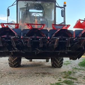 Prodajem kombajn deutz fahr m900