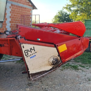 Prodajem kombajn deutz fahr m900