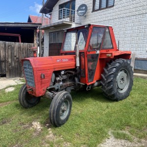 Traktor IMT 560 87g u dobrom stanju. Prodaje se zbog