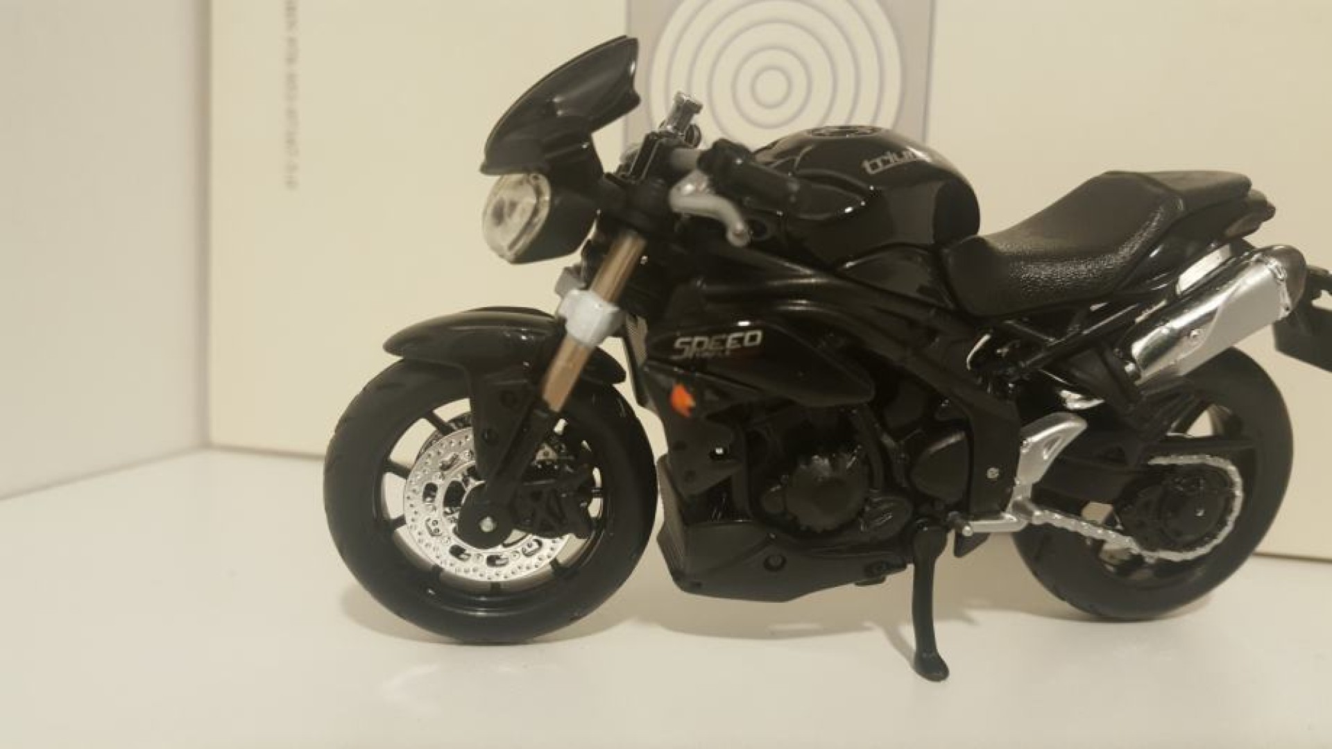 Maketa motor Triumph Speed Triple