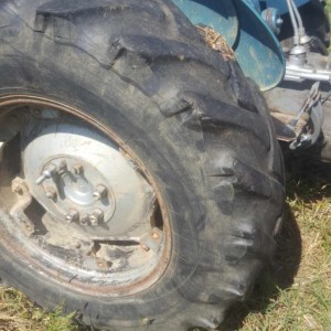 prodajem ili mijenjam.traktor