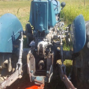 prodajem ili mijenjam.traktor