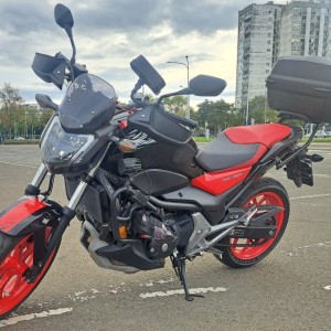 HONDA NC 750 SA, sa dodatnom opremom, povoljno prodajem