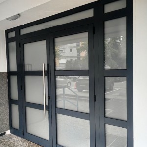 Zagreb, Sigečica, 66.00 m2, Tri spavaće sobe, namješten i opremljen. (prodaja)