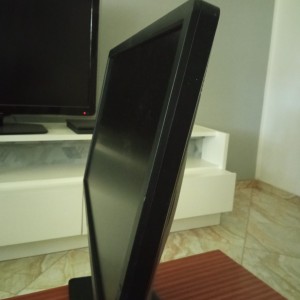 Prodajem monitor