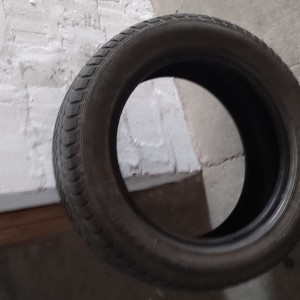 Auto gume sa felgama i bez felgi.