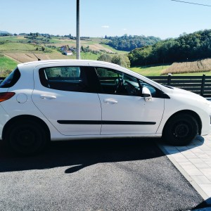 Prodajem peugeot 308 1.6e-hdi 2012god. kontakt-099 516 34 30