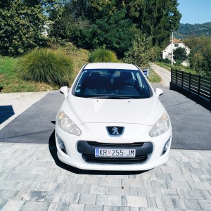 Prodajem peugeot 308 1.6e-hdi 2012god. kontakt-099 516 34 30