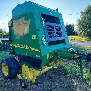 Rolo balirka John Deere 582