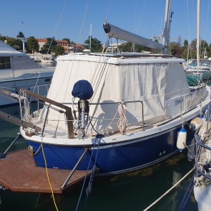 Ferretti Altura 33