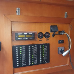 Ferretti Altura 33