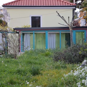 Mirna kučica u centru grada s vrtom