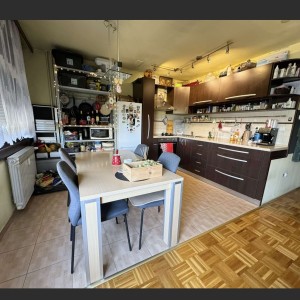 Prodajem stan u centru Dugava 65,64m2