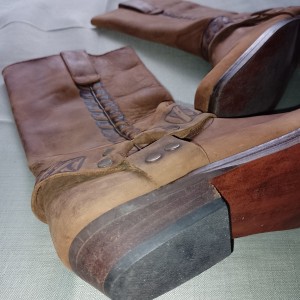 Ženske kožne kaubojske čizme u vrlo dobrom stanju Br. 39