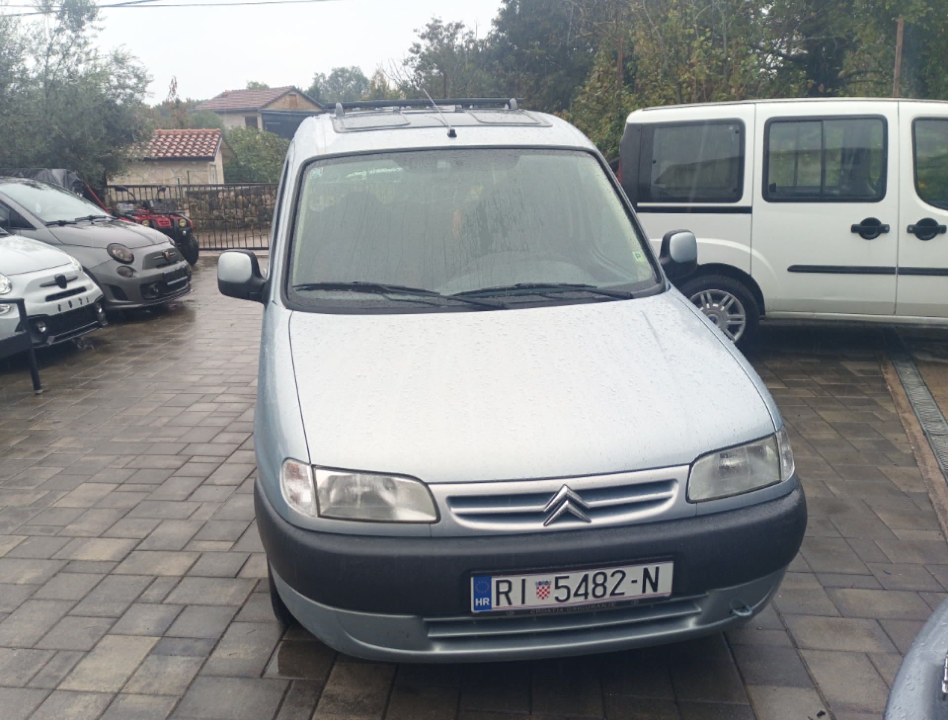 Berlingo putnički 2.0hdi, klima, kuka,krovni nosači