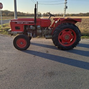 Traktor Zetor4911