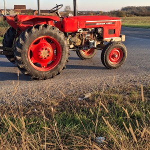 Traktor zetor 4911
