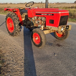Traktor zetor 4911