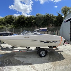 2001 Rinker 180 Bowrider Sports Boat