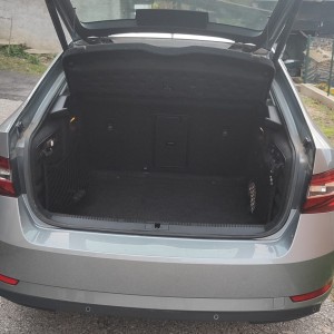 Škoda Superb 2,0 TDI u izvrsnom stanju i redovno servisirana