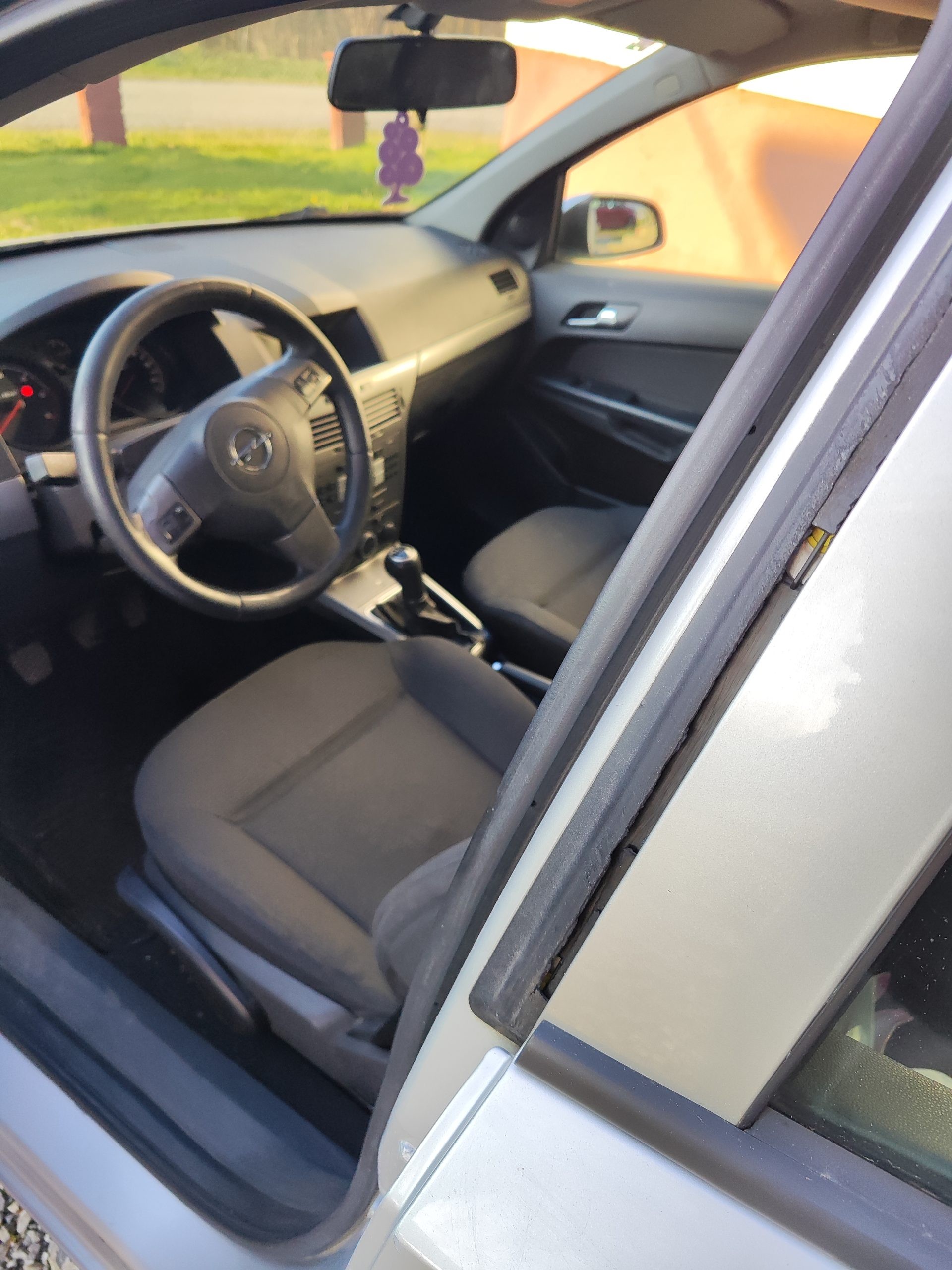 Prodajem Opel Astra 1.7CDTI 2006.god.