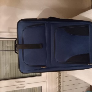 Prodajem kofer nekoristen
