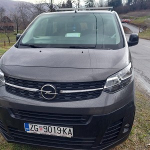 Prodajem OPEL VIVARO 1.5 D COMBI