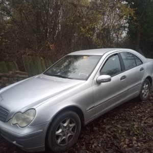 Prodajem Mercedes Benz c200 classic