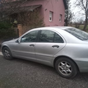 Prodajem Mercedes Benz c200 classic