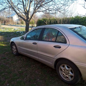 Prodajem Mercedes Benz c200 classic