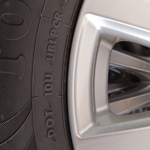 Alu Felge 17' rupe 5x108, 4 kom. sa zimskim gumama 215/65 R17