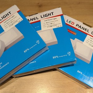 Nadgradni kvadratni LED paneli 25W 3000K (novo) - 3 komada