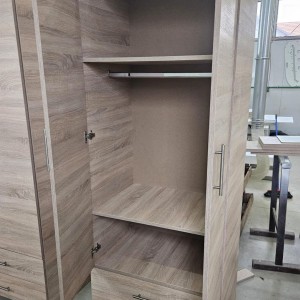 Garderobni ormar