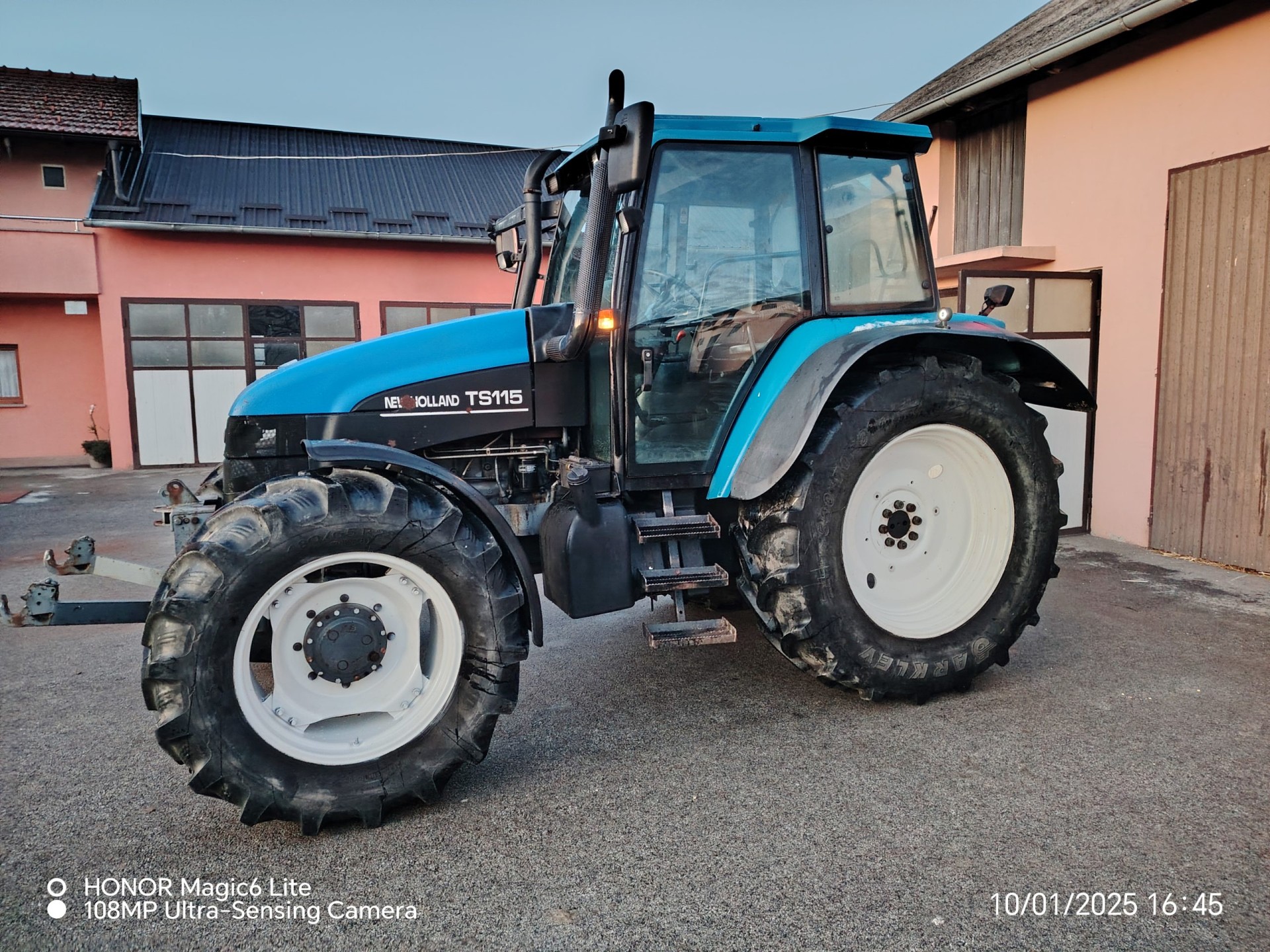 New holland ts115