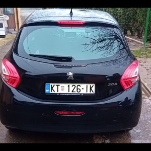 Prodajem peugeot208