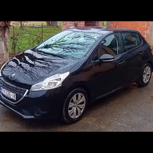 Prodajem peugeot208