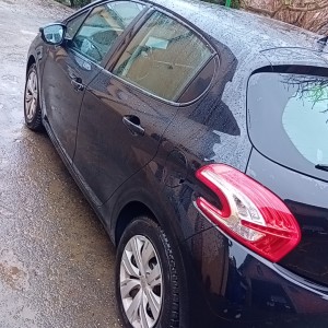 Prodajem peugeot208