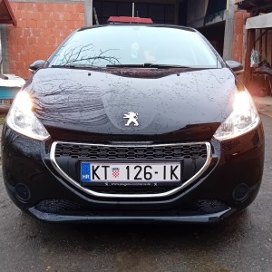 Prodajem peugeot208